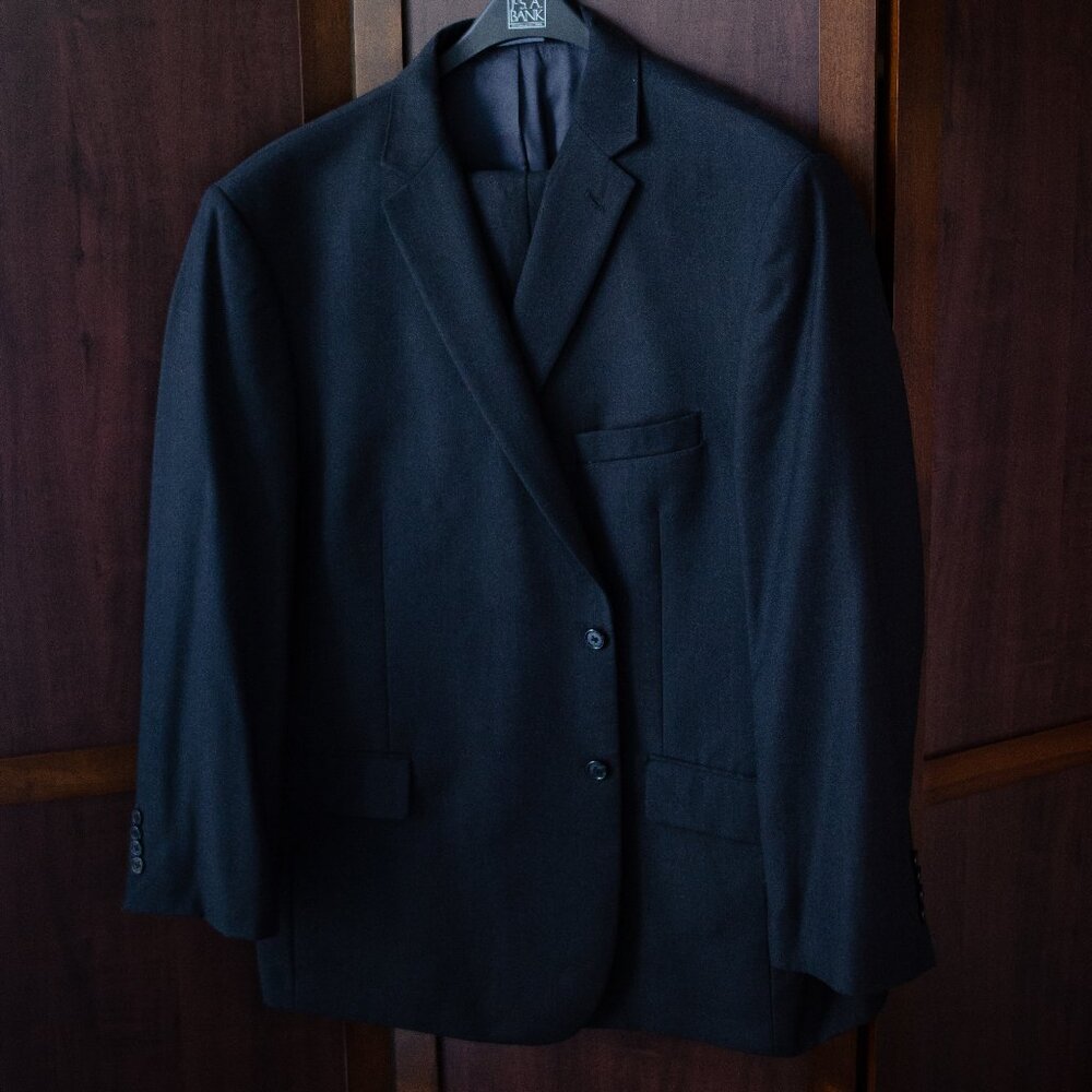 Jos A. Banks Black Tailored Traveler Suit 52R 47W